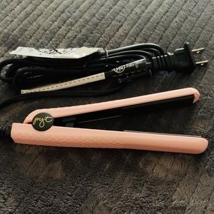 PYT PINK MINI HAIR STRAIGHTENER